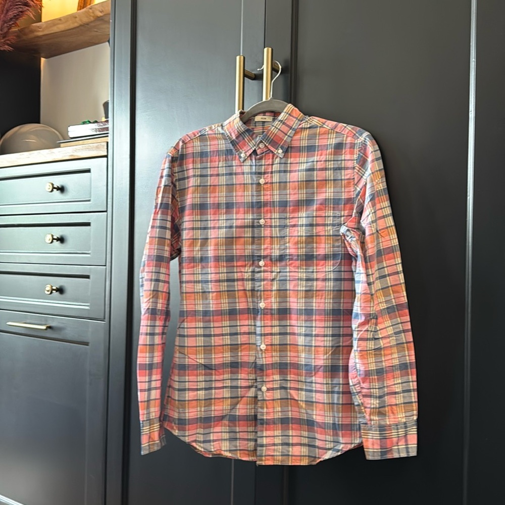 J. CREW MEN’S PINK & BLUE PLAID SHIRT